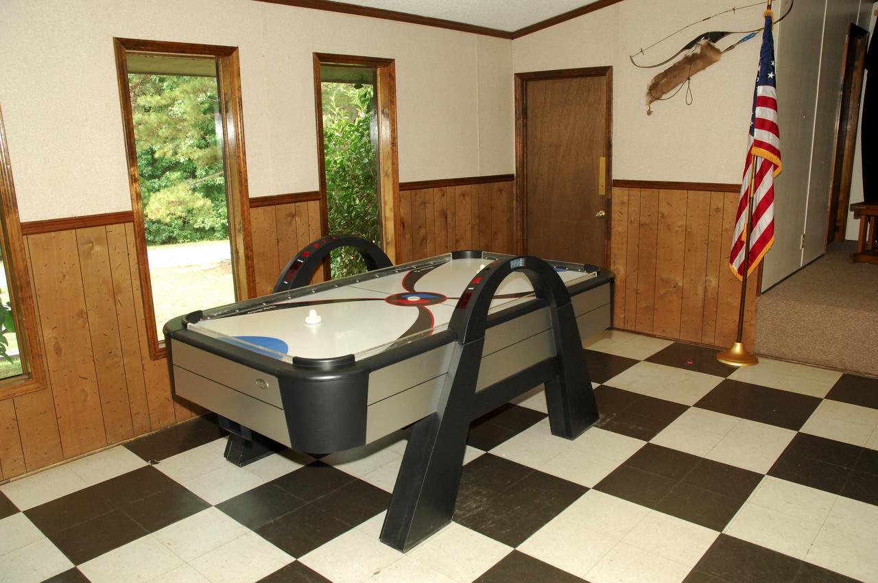 Carolina Landing Camping Resort Two-Bedroom Cabin 1 Fair Play 外观 照片